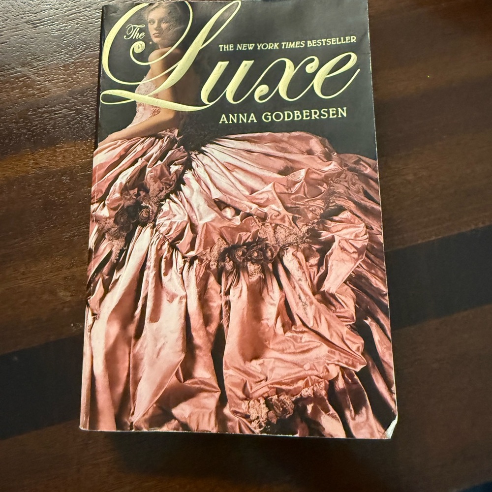 Luxe Book Anna Godbersen paperback book Harper Collins first in the series